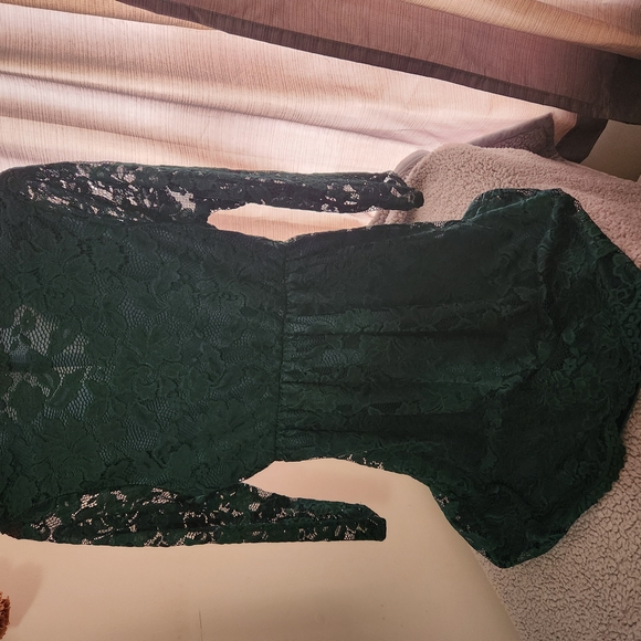 NWOT Elegant Green Lace Dress - Picture 2 of 6